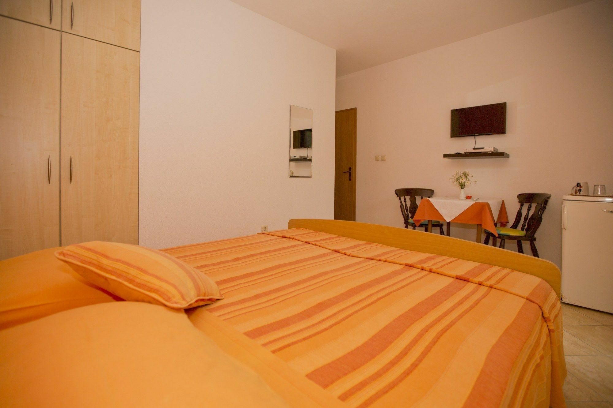 Apartments And Rooms Art Deco Pape Хвар Экстерьер фото